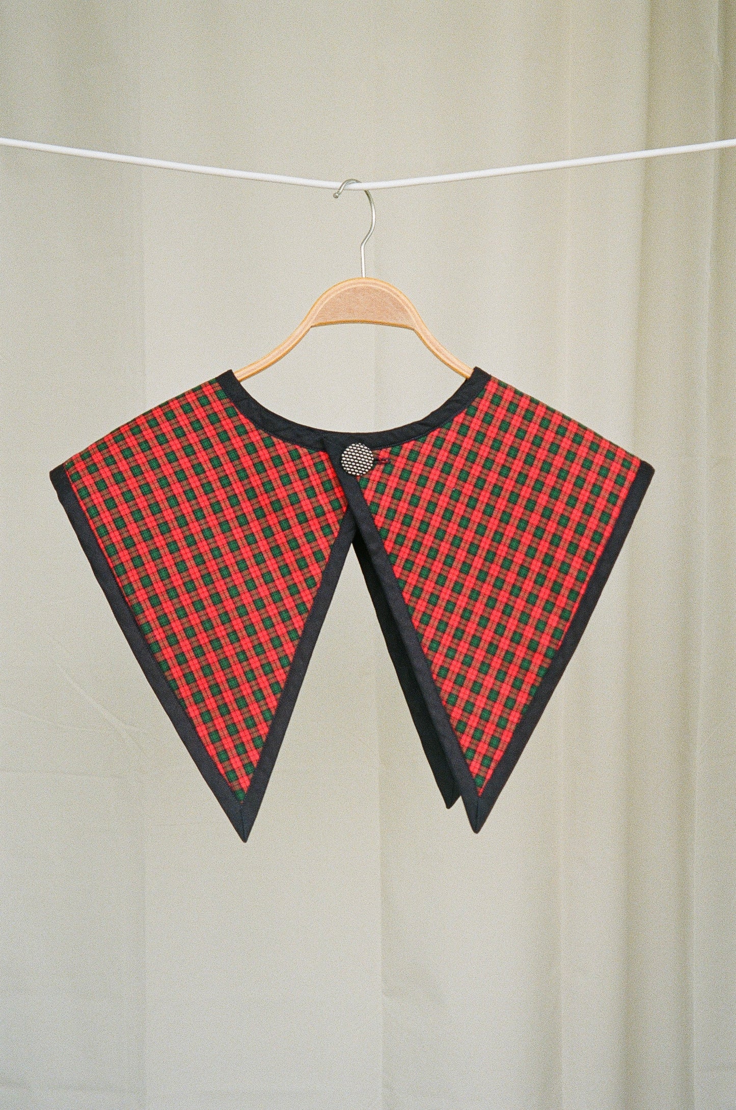 THE REVERSIBLE COLLAR